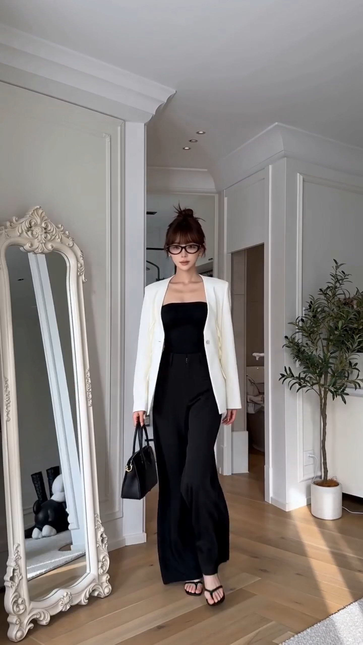 Outfit Display Video